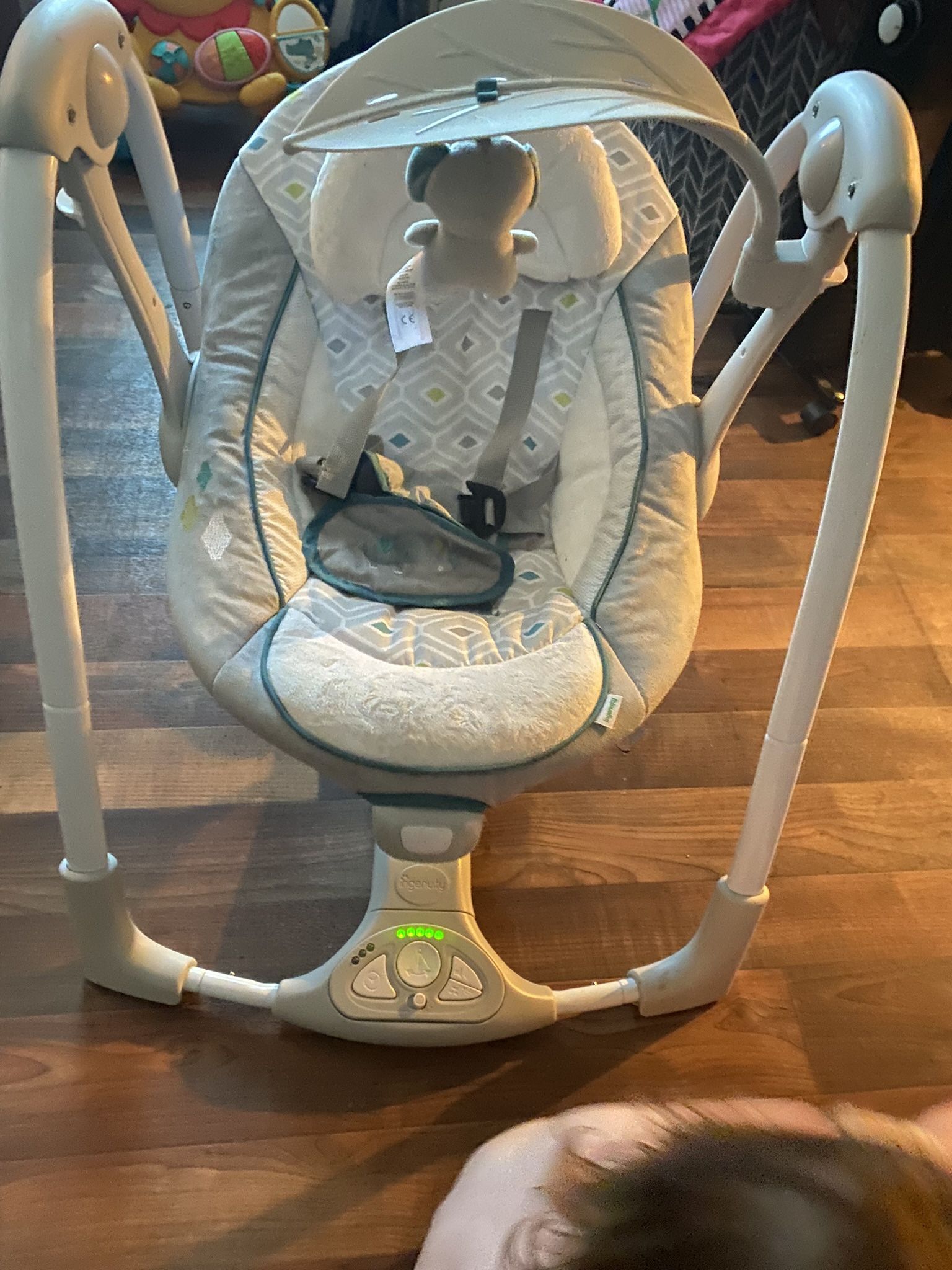 Ingenuity Compact Portable Automatic Baby Swing 