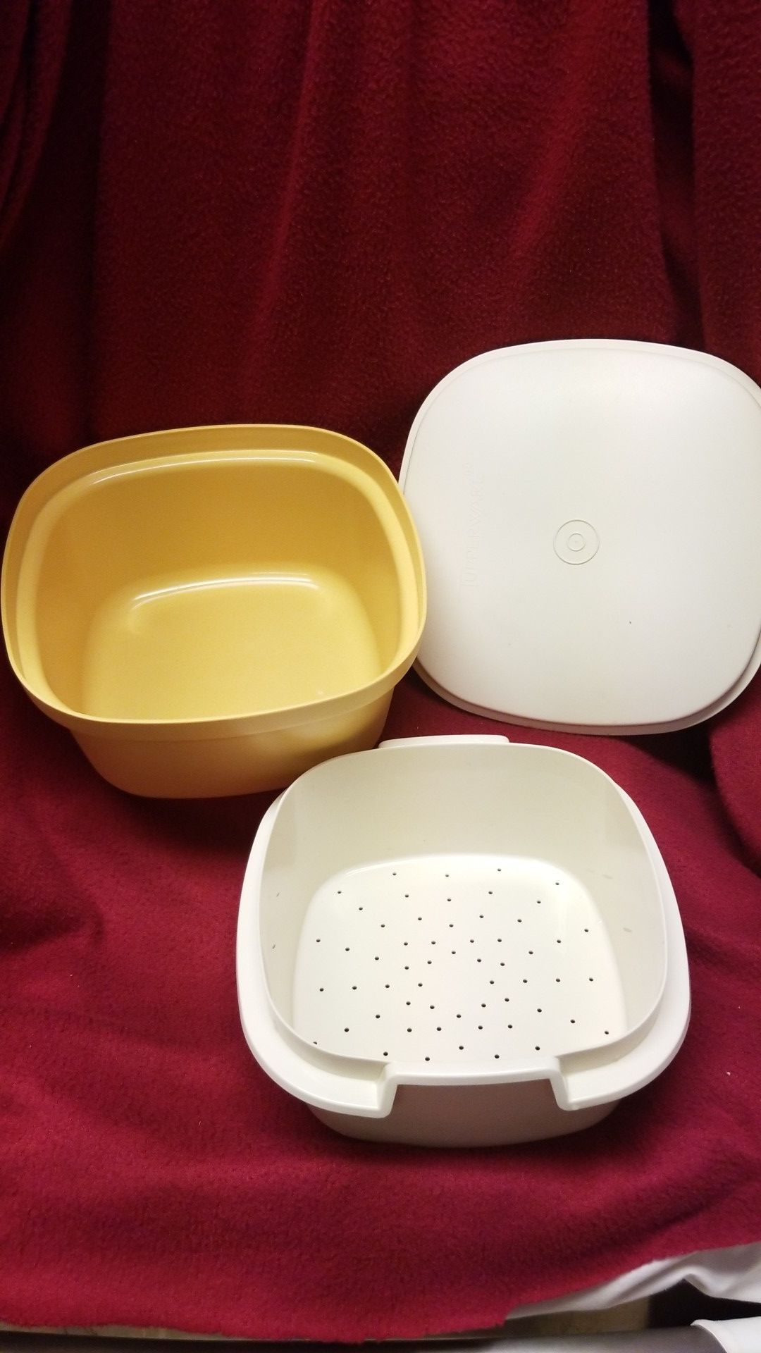 Tupperware microwave steamer set