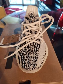 Yeezy Zebra 350 Size 4