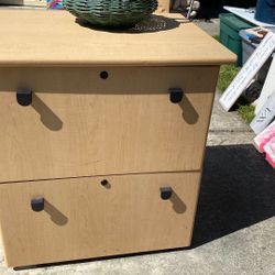 File cabinet 