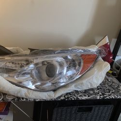 2011 HYUNDAI SONATA  LEFT SIDE  HEADLIGHT 