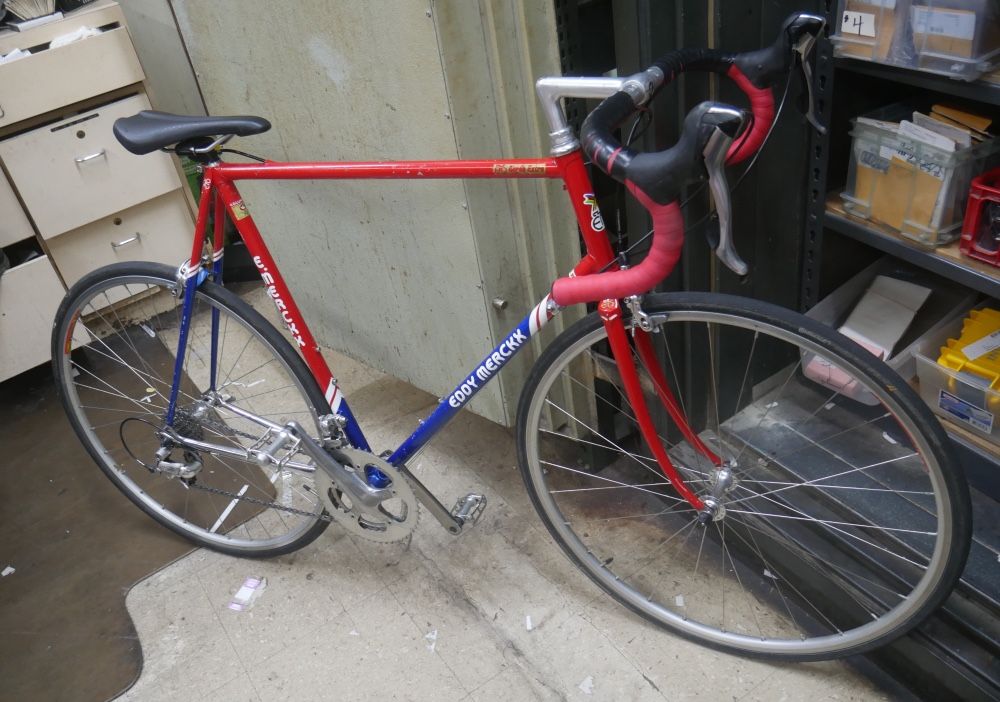 VINTAGE EDDY MERCKX CORSA EXTRA COLUMBUS SLX ROAD BIKE 2O SPEED. SHUMANO ALTEGRA FRONT AND REAR DERAULLEUR., SHUMANO ALTEGRA FRONT AND REAR BRAKES, M