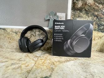 Skullcandy Crusher Wireless Headphones (Model S6CRW) - Complete Box & Cables Bundle