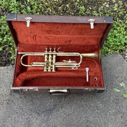 Great 😌 1966 Olds Ambassador Trumpet - BEAUTIFUL - with Original Case & Mouthpiece 