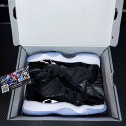 Jordan 11 Low Space Jam Size 7