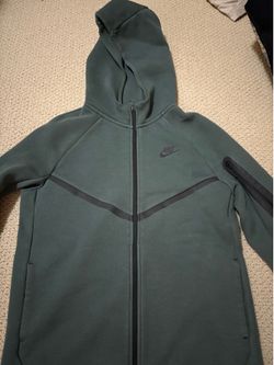 Nike Boys XL Tech and Dry Fit Pack
