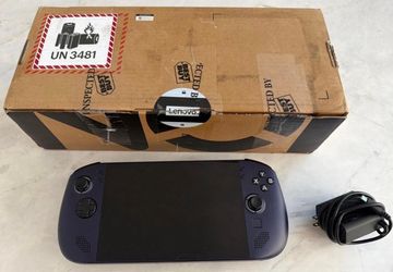 Legion Go S 8" 120Hz Gaming Handheld - AMD Ryzen Z1 Extreme 32GB with 1TB