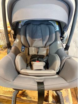 Nunna urb baseless car seat / infant inserts $275 excellent condition. Pick up only Fort Worth 76114