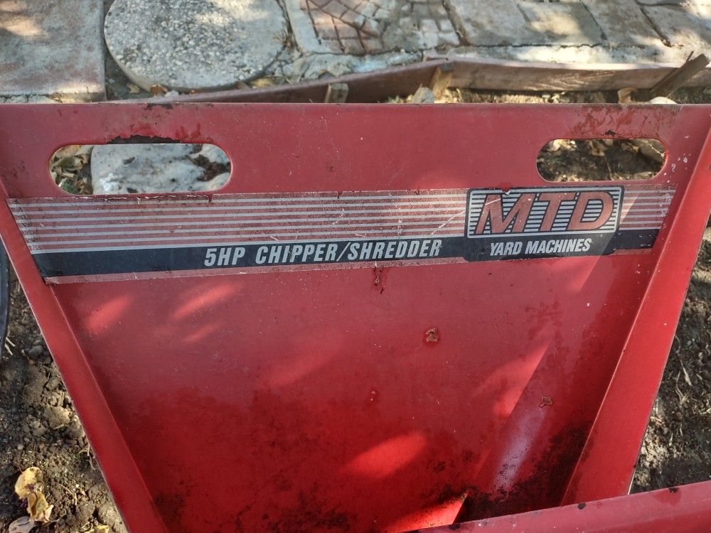 Briggs 5hp Gas Wood Chipper 