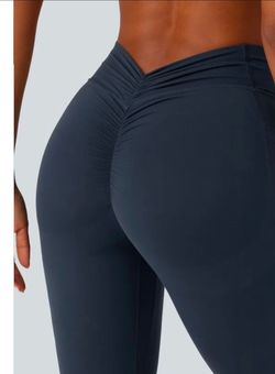 Legging Halara crossover 
SIZE M, but But it fits someone that a small size.