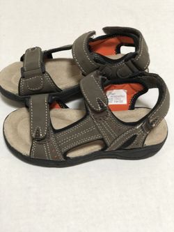 New KHOMBU Sandals Sz 11
