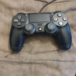 PS4 controller 