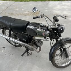 Suzuki 1968 50CC Antique Classsic