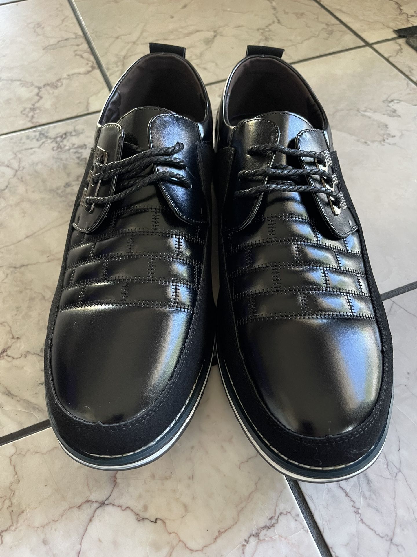 Men Dress Shoes (Size 11)