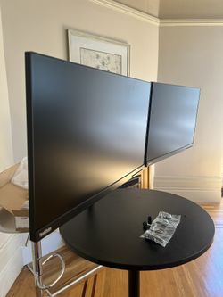 2 x ThinkVision P24h-10 (2560 × 1440 (WQHD / Quad HD)