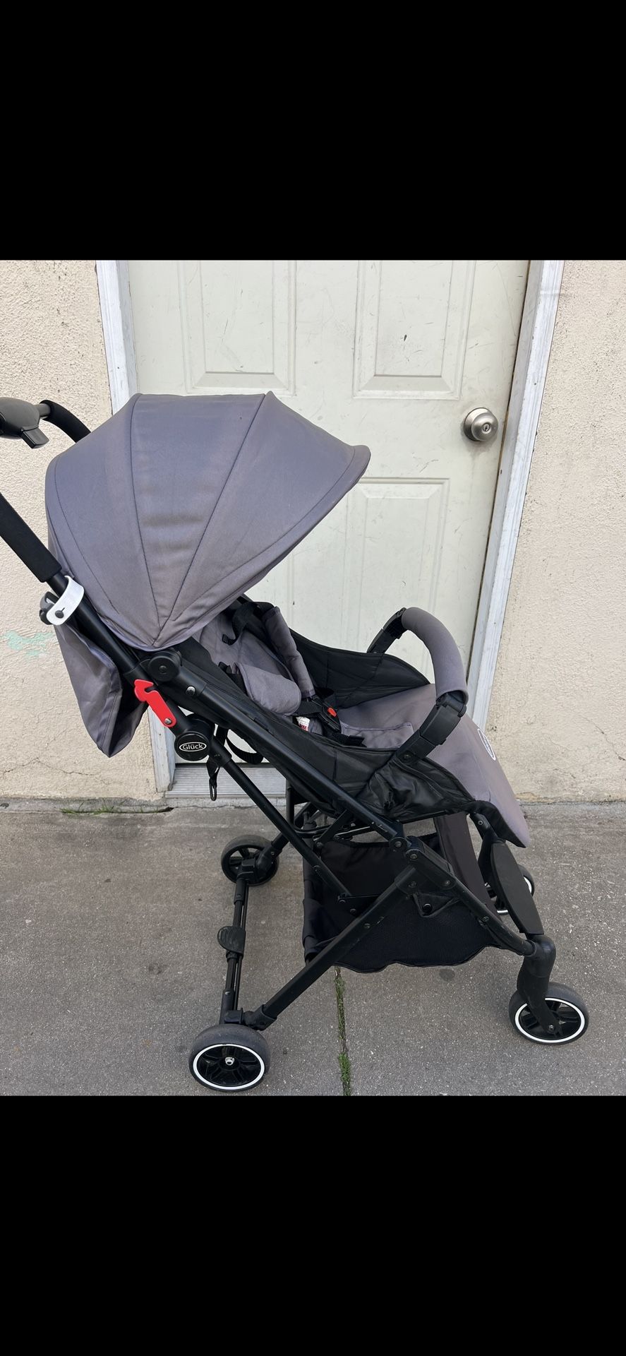 GLUCK BABY STROLLER