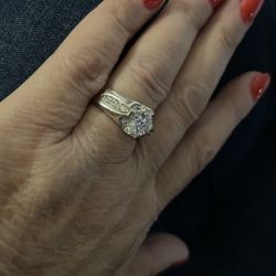 Beautiful 14K GOLD Plated With Grade AAA Zirconia .... Size 8