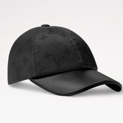 Louis Vuitton Black Hat (NEW)