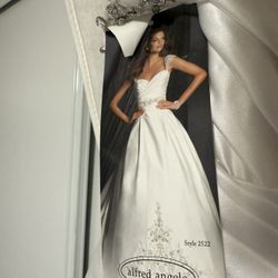 Alfred Angelo Wedding Dress 