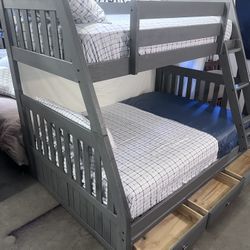 Bunk Bed. Twin Over Full. All Wood Construction. Three Storage Drawers Below The Mattress. Includes Two Comfortable Clean Mattresses. Hablo  español