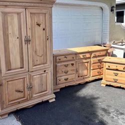 Oak Wood Set Armoire Dresser Nightstand 