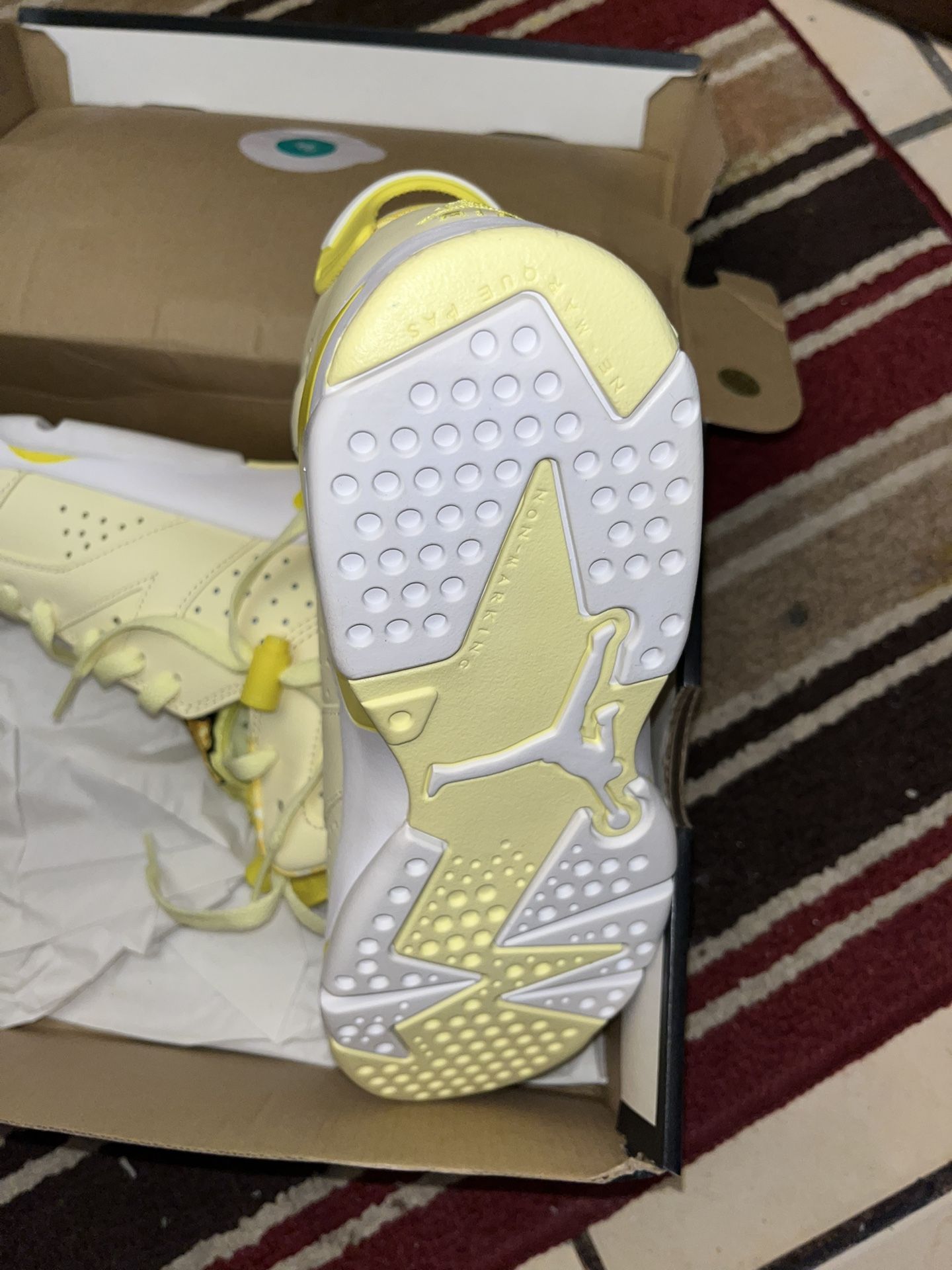 Jordan 6 Retro Sz 8
