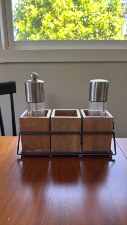 Mango wood table organizer with salt and pepper shakers