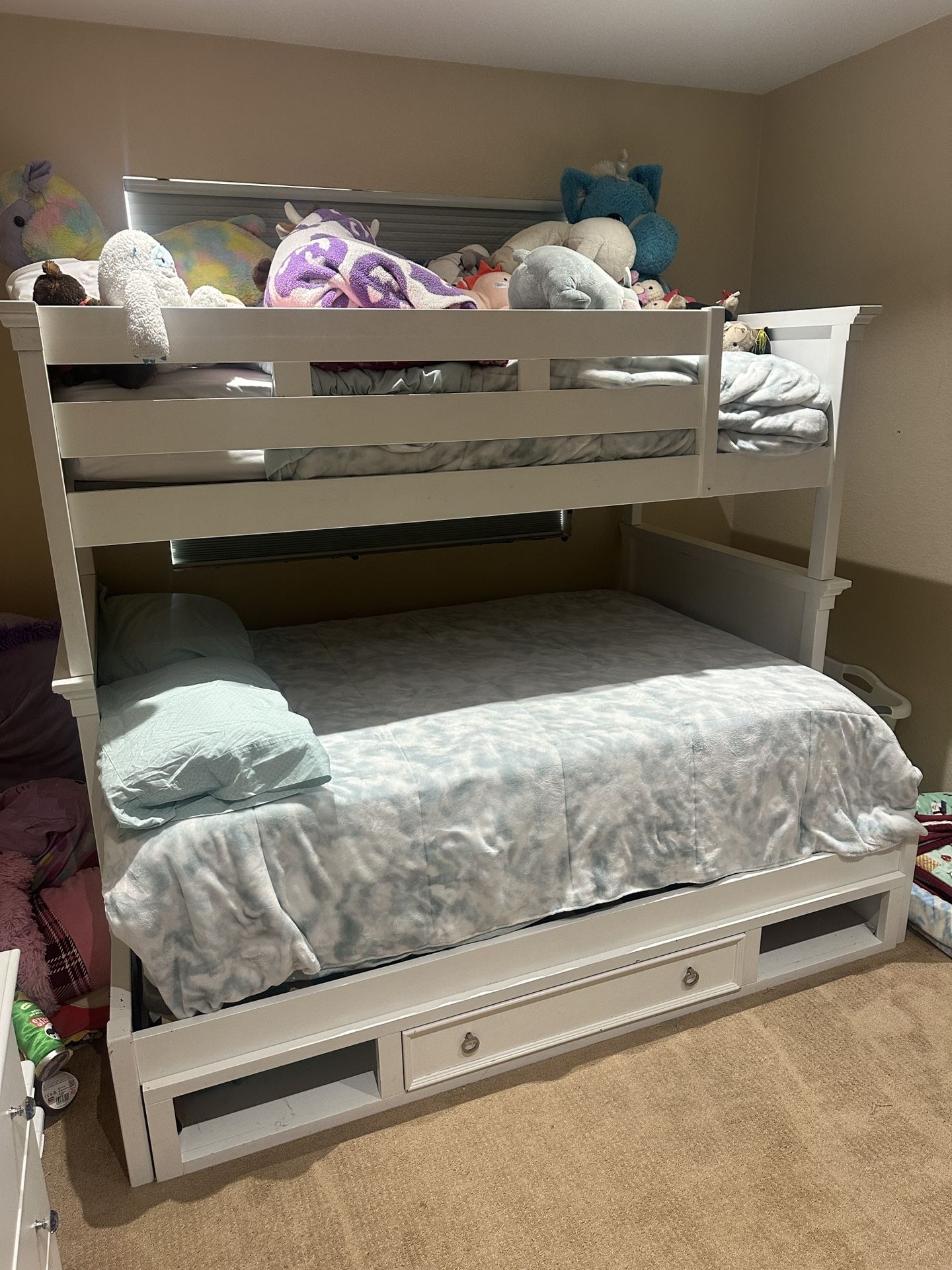 Twin over Full Bunk Bed with 1 Storage