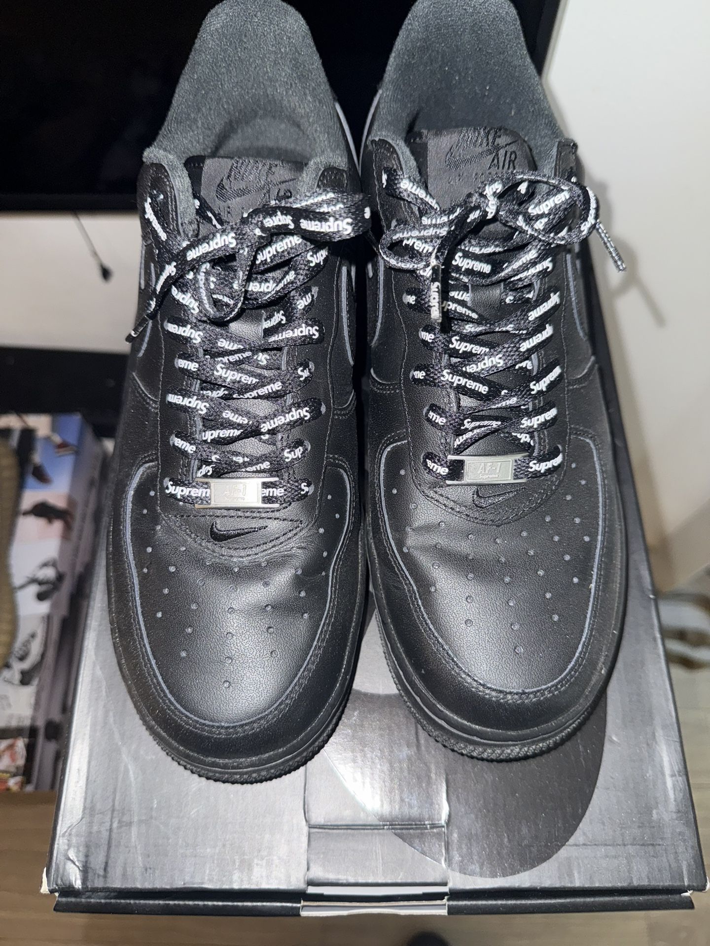 AIR FORCE 1 LOW / SUPREME BLACK