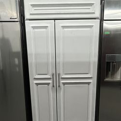 Panel Ready Sub Zero Built In 42” Side By Side Refrigerator Ice Maker