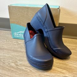 Rare Women's Dansko Richelle Rain Shoe, Blue, 7.5 US, 38 EU