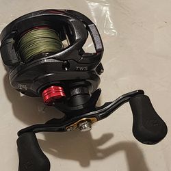 Daiwa tatula CT100H right hand Baitcaster Reel is like new