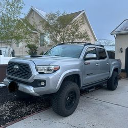 2021 Toyota TACOMA Trd off-road silver