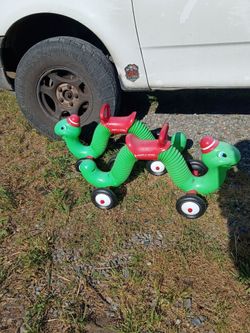 Twin toddler inchworm crawls