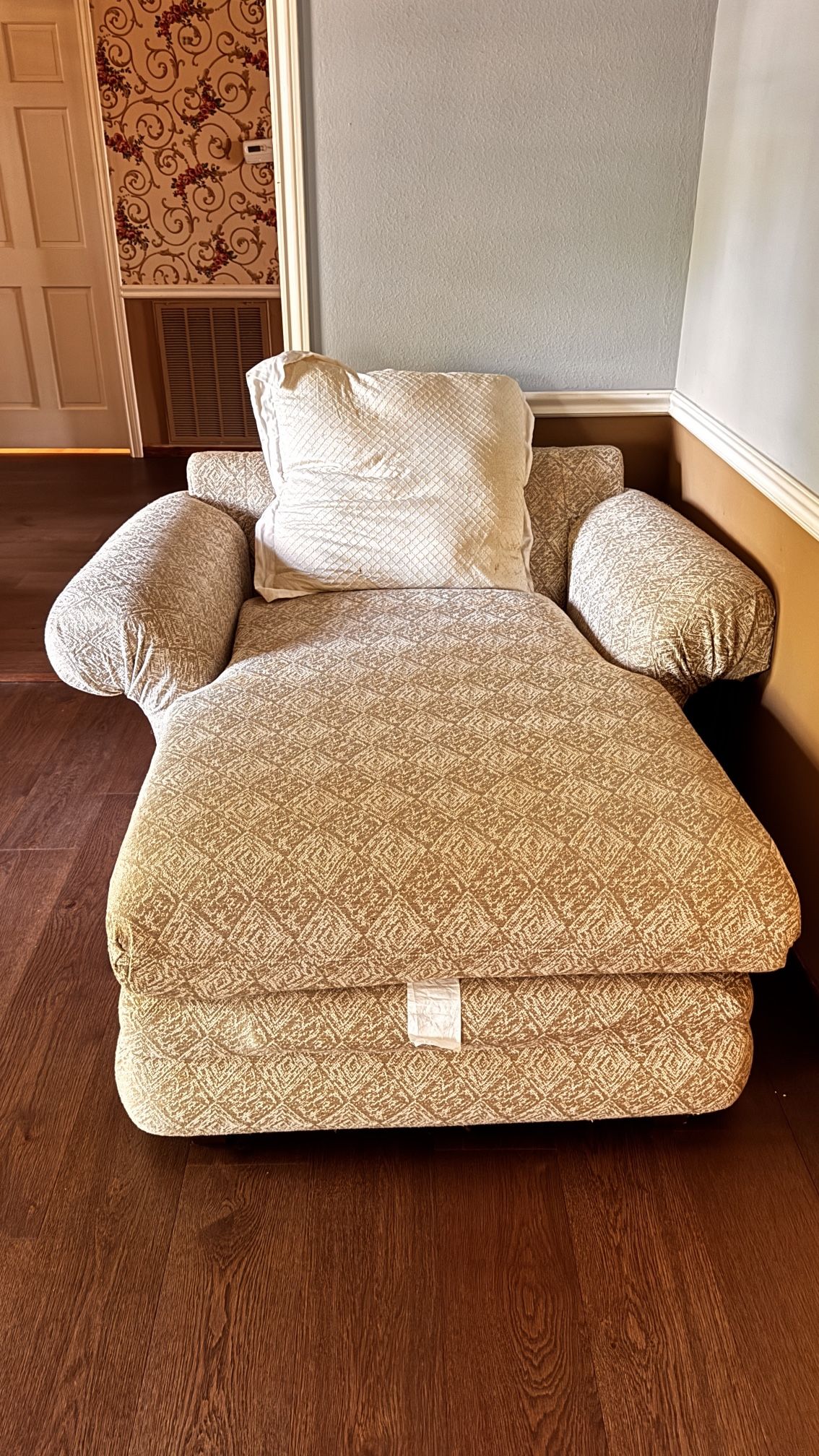 Lounge Chair, Futon, Bar Chair, Oven