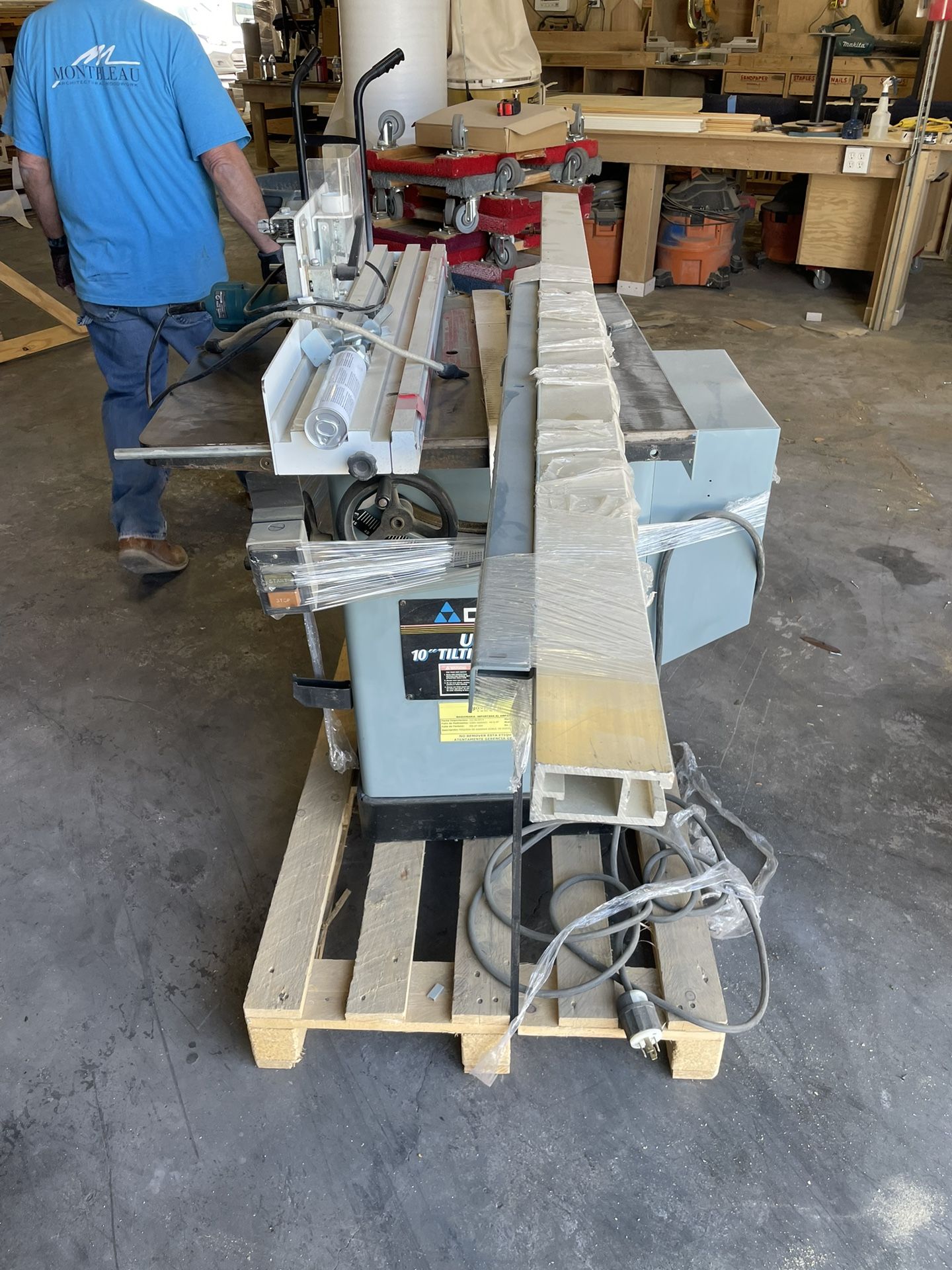 Delta 10” Unisaw Tilting Arbor Saw for Sale in Henderson, NV OfferUp