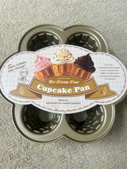 Williams Sonoma Ice Cream Cone Cupcake Pan