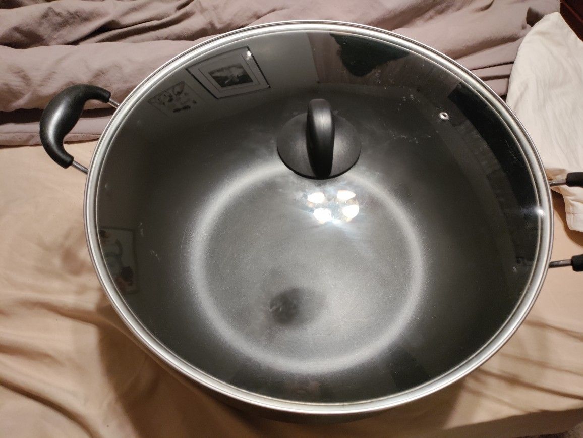 Pot With lid