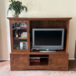 Solid Wood TV Stand/Media Console in Great Condition 