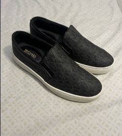 Women Micheal Kors size 6