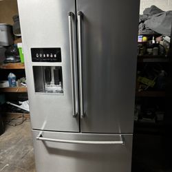 Fridge For Sale Are Plugged In Water And Ice Dispenser Free Deliver 