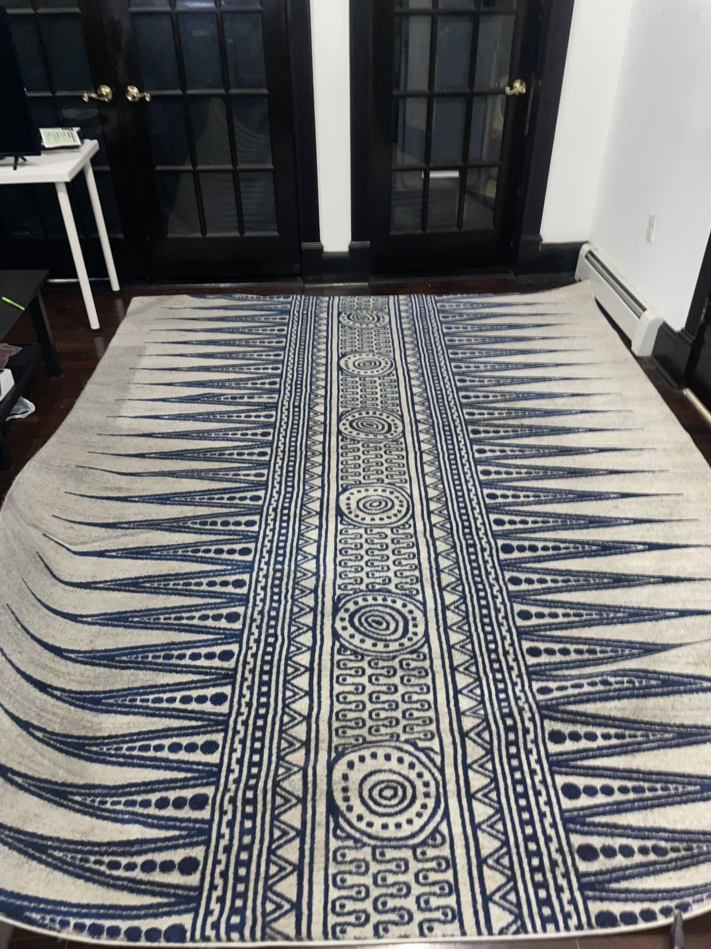 Cream/Blue 8x10 Area Rug