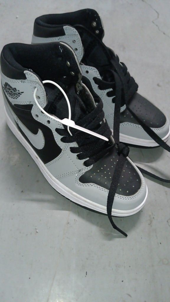 Jordan 1 Retro High Shadow 2.0 (GS) Size 4Y