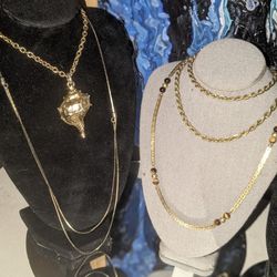 Large Lot Of Nice Vintage Necklaces 