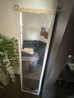 14 Used White Mirrors