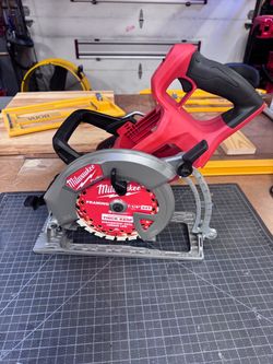 Milwaukee FUEL 7-1/4" GEN 2. Rear Handle Cordless Circular Saw