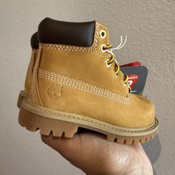 Toddler timberlands Size 6