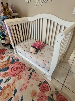 Baby crib/toddler bed