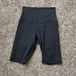 Lululemon Align Super High Rise Shorts 10" size 6