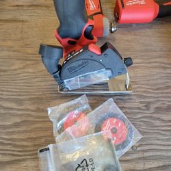 Milwaukee M12 Cut Off Tool 